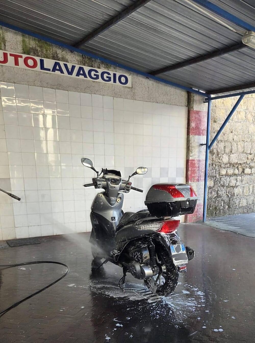 Kymco People 300i GT ABS (2010 - 17) (2)