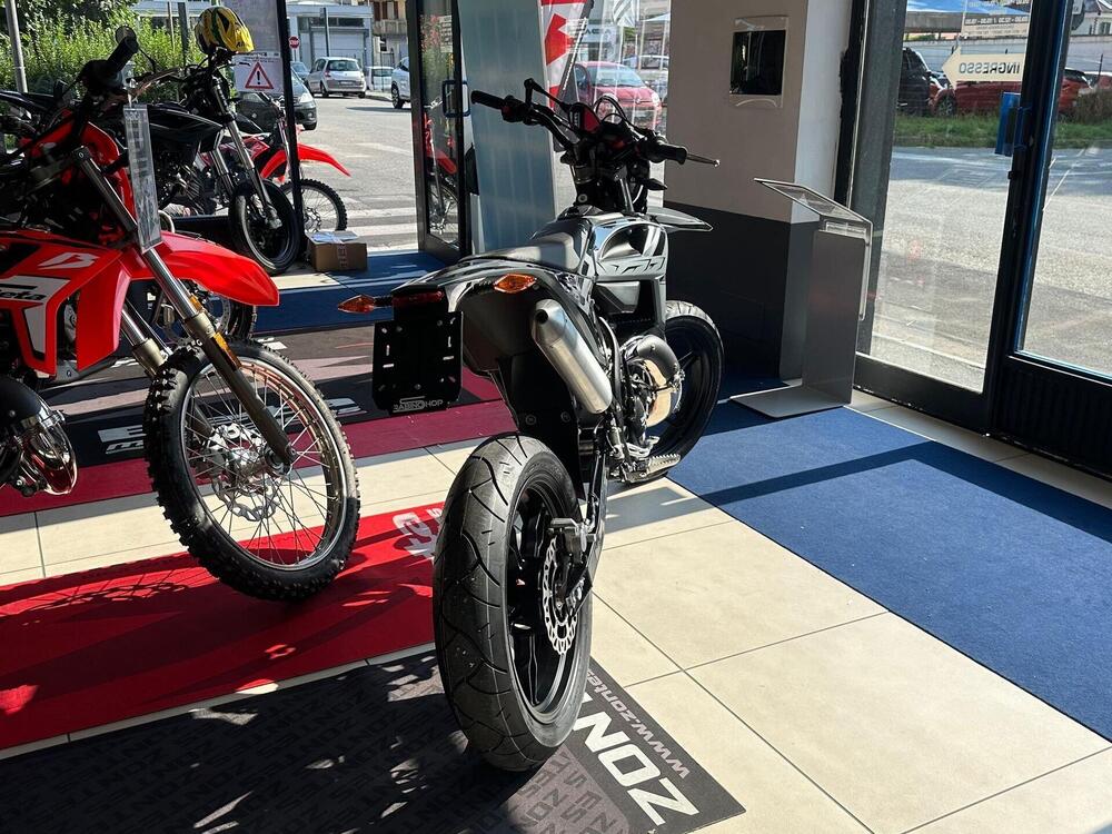 Betamotor RR 50 Motard - X Special Edition (2024 - 26) (4)