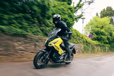 Moto e scooter 2026: tutte le novit&agrave; su bollo, assicurazioni, pedaggi e benzina [VIDEO]