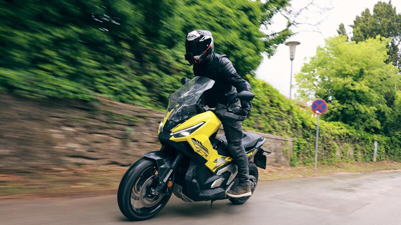 Moto e scooter 2026: tutte le novit&agrave; su bollo, assicurazioni, pedaggi e benzina [VIDEO]