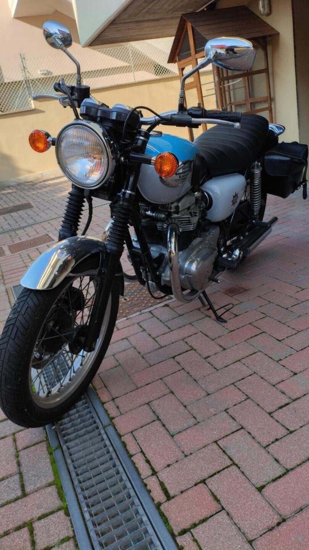 Kawasaki W 650 (1999 - 00) (3)