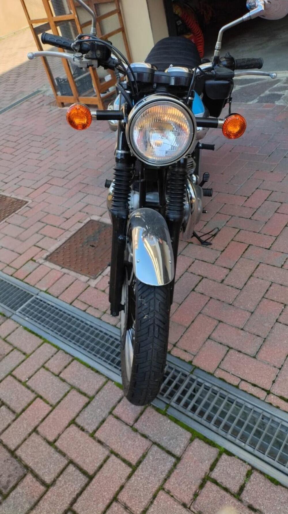 Kawasaki W 650 (1999 - 00) (4)
