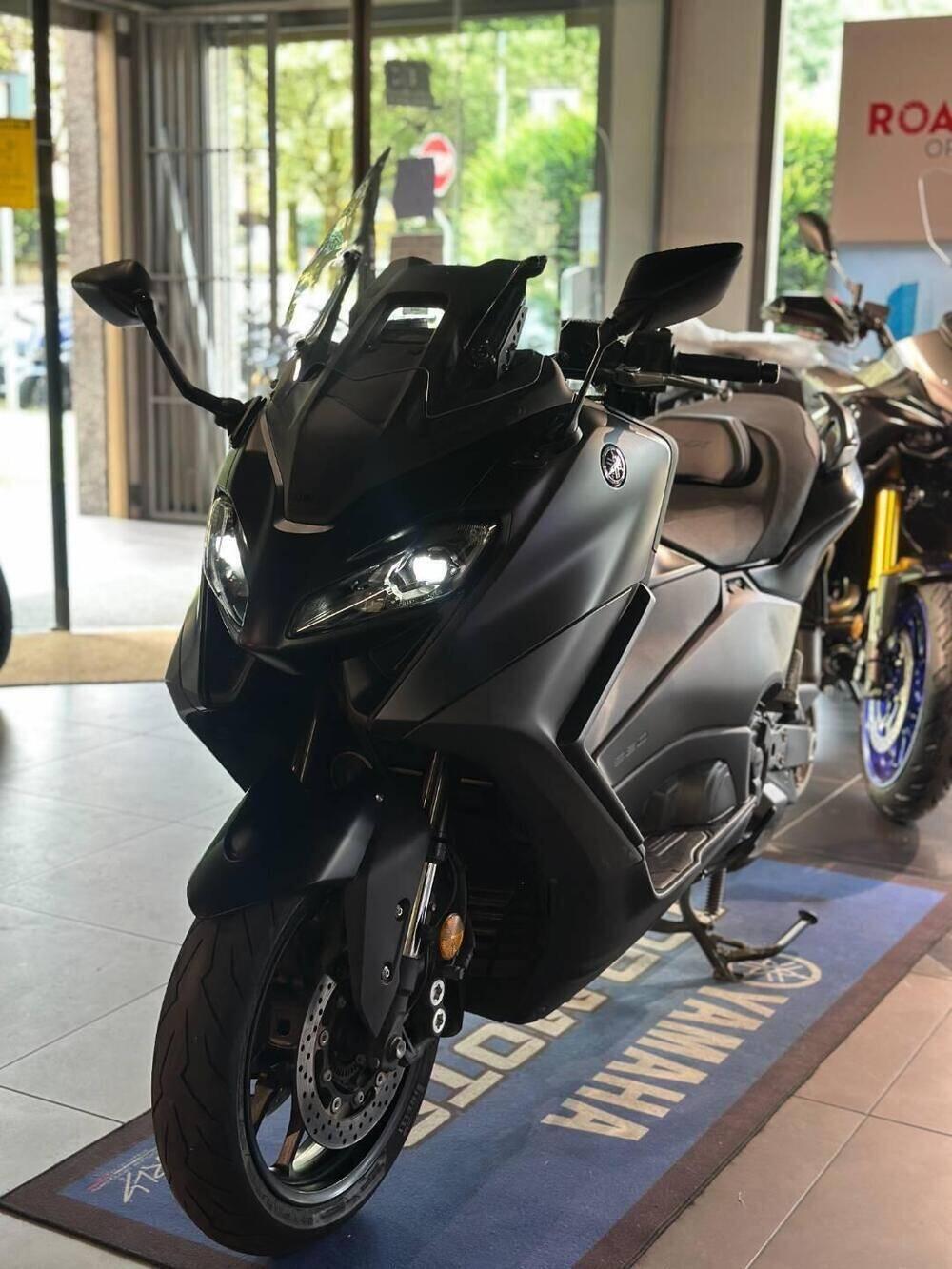 Yamaha T-Max 560 (2022 - 24) (5)