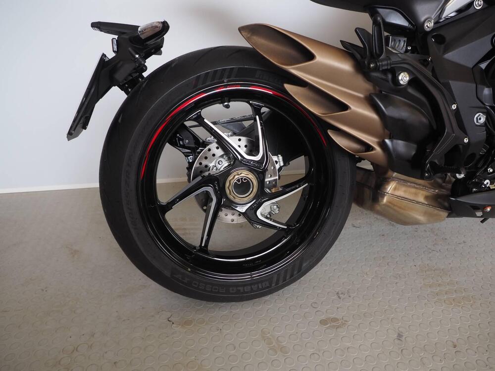 MV Agusta Brutale 800 RR Ottantesimo (2025 - 26) (3)