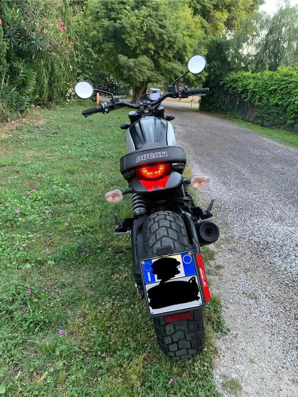 Ducati Scrambler 800 Icon Dark (2021 - 22) (2)