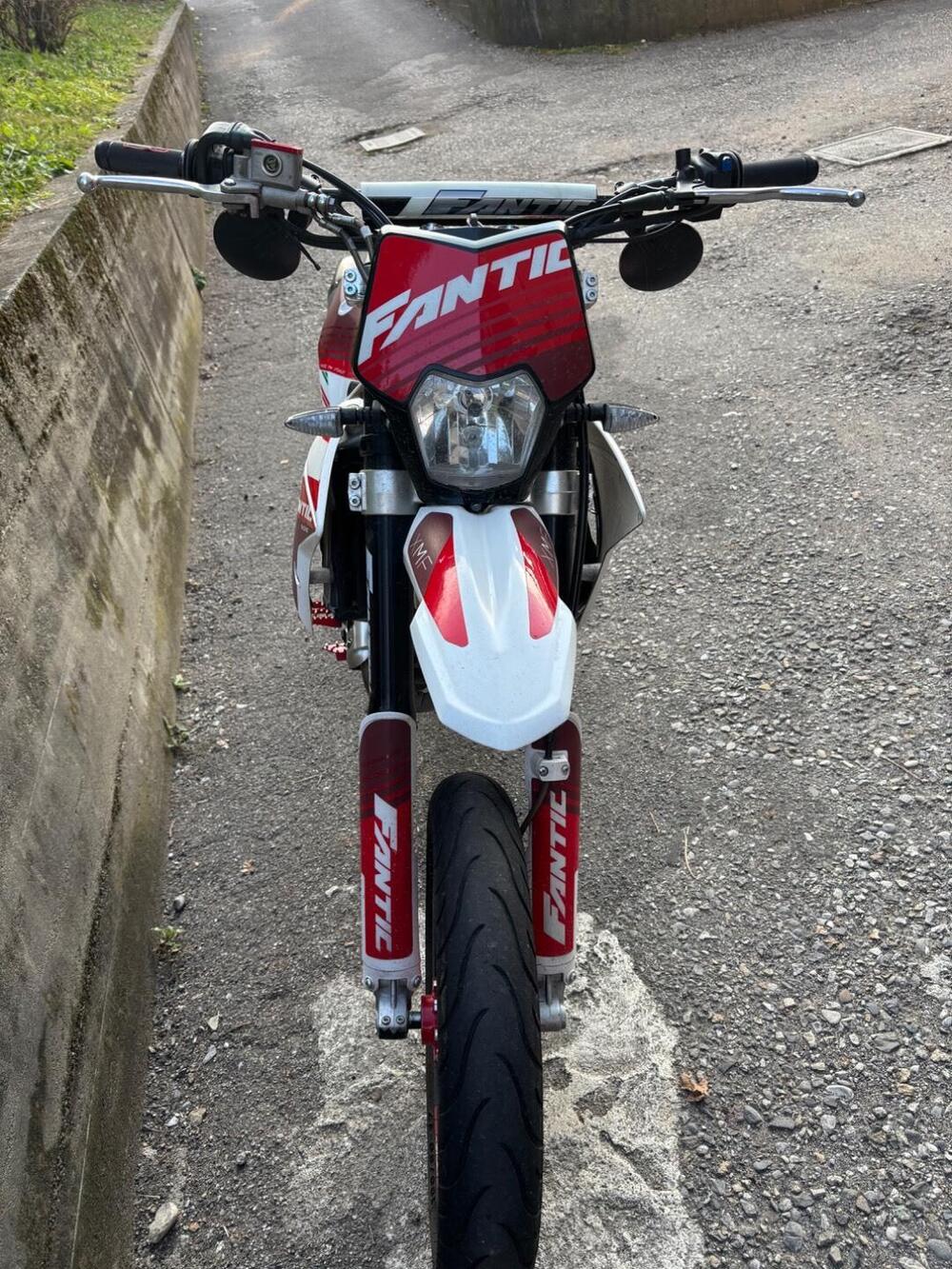 Fantic Motor XMF 125 Motard Performance 4T (2023 - 24) (2)