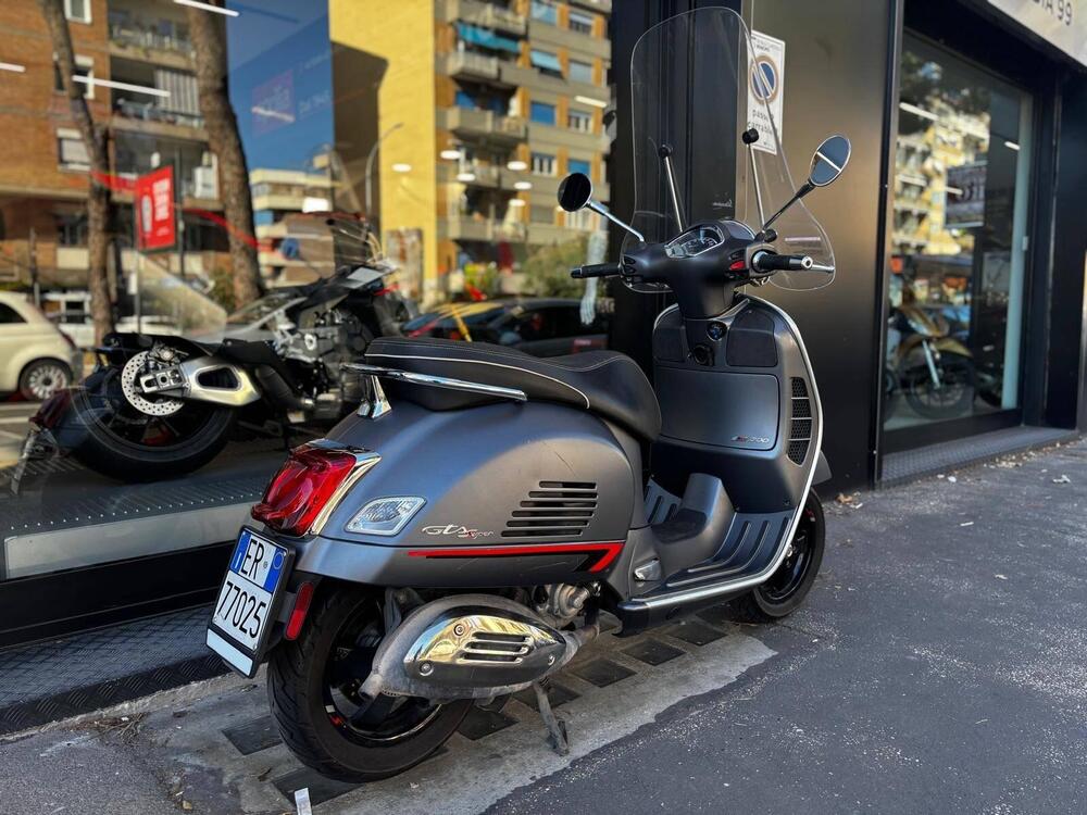 Vespa GTS 300 Super Sport (2017 - 19) (3)