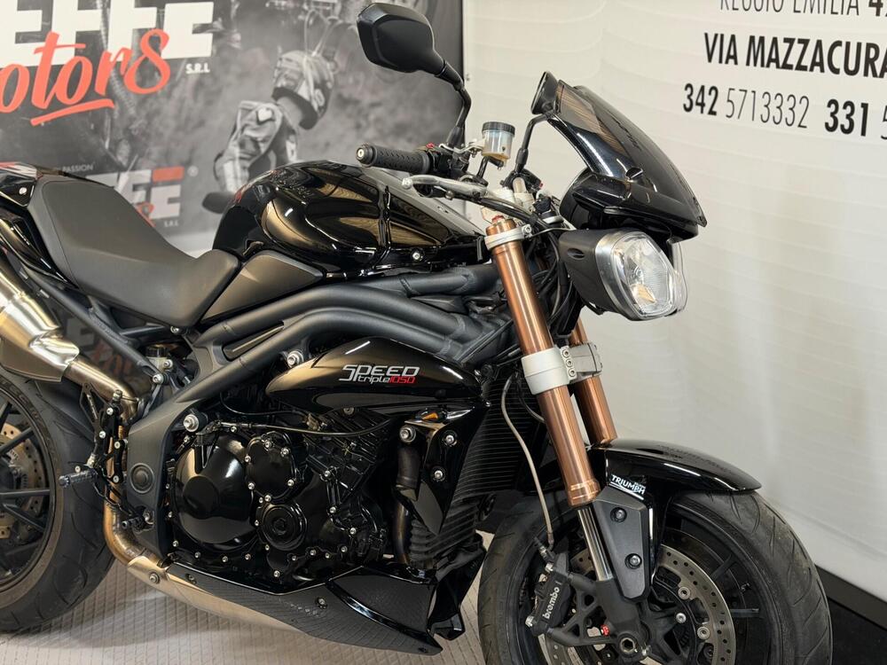 Triumph Speed Triple 1050 ABS (2011 - 15) (2)