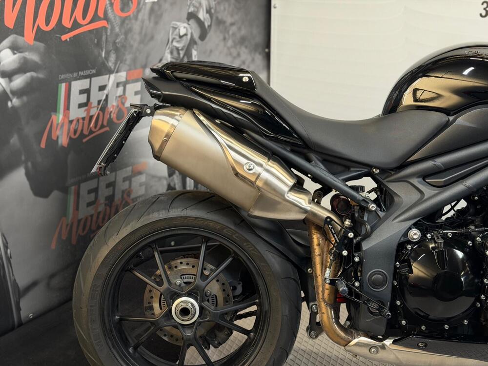 Triumph Speed Triple 1050 ABS (2011 - 15) (3)