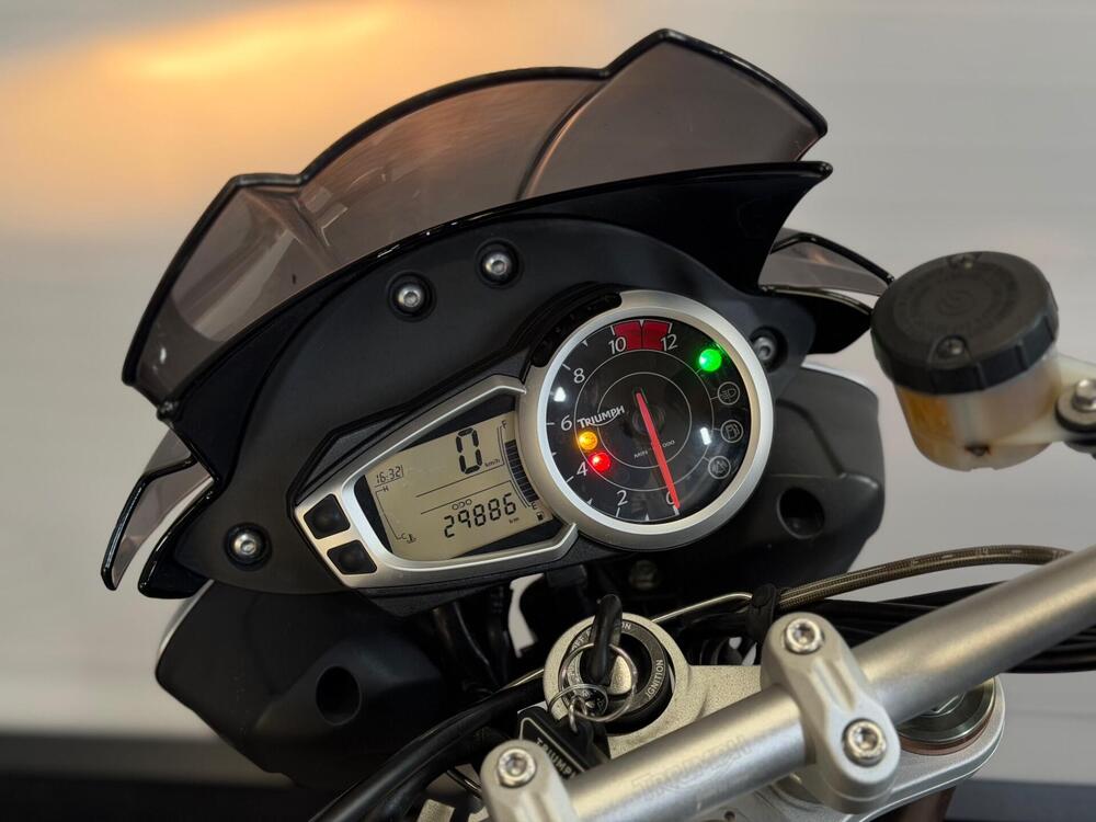 Triumph Speed Triple 1050 ABS (2011 - 15) (13)
