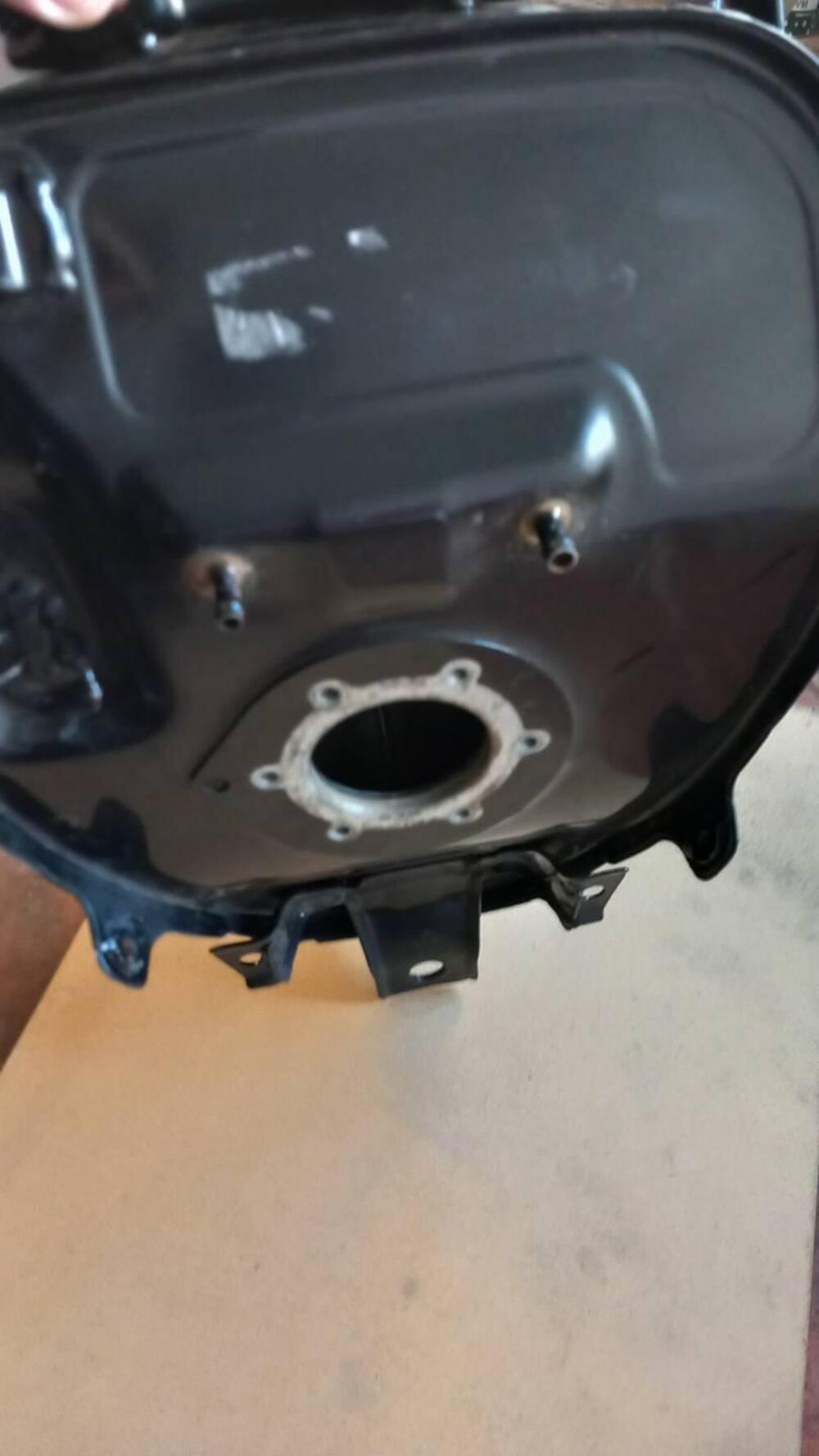 Serbatoio carburante Per KTM Duke 125-390 (3)