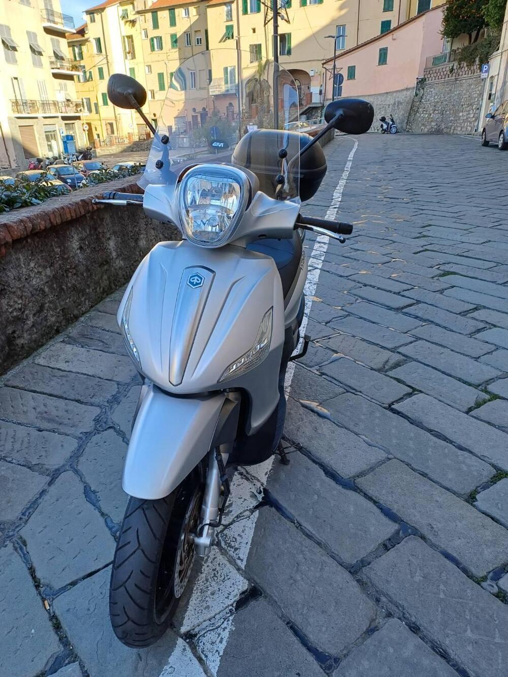 Piaggio Beverly 300 S i.e. ABS-ASR (2016 - 20) (2)