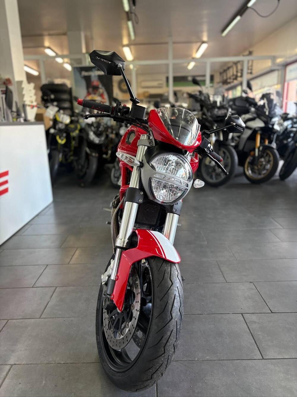 Ducati Monster 696 (2008 - 13) (2)