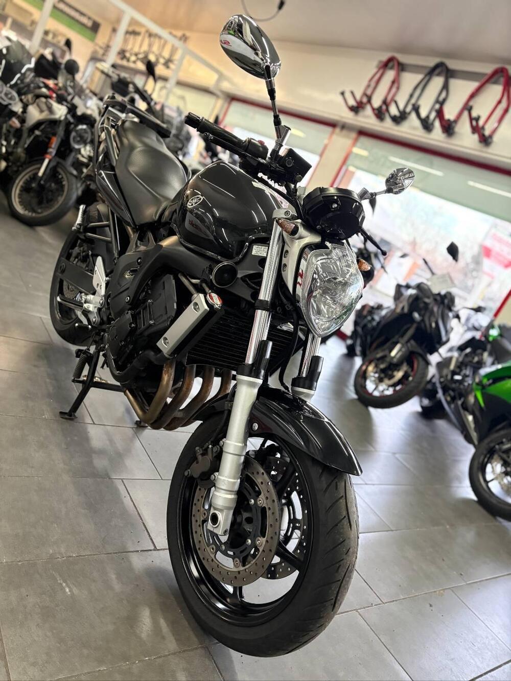 Yamaha FZ6 S2 (2007 - 11) (2)