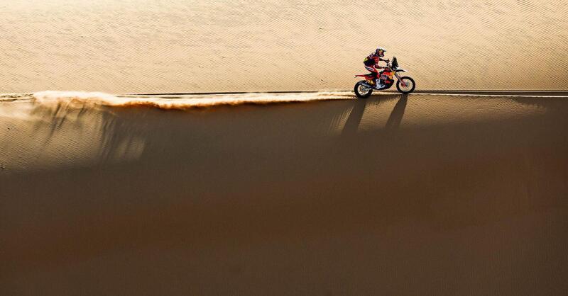 Dakar 2026. Rest Day. Bilancio approvato. Moto: se la giocano Sanders e Brabec. Auto, Al Attiyah, se dune, o &hellip; altri 5 [VIDEO]