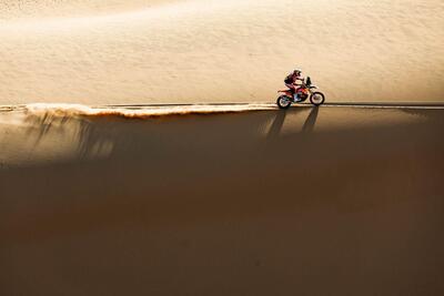 Dakar 2026. Rest Day. Bilancio approvato. Moto: se la giocano Sanders e Brabec. Auto, Al Attiyah, se dune, o &hellip; altri 5 [VIDEO]