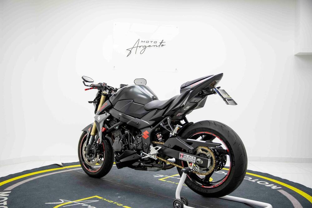 Suzuki GSR 750 Mat Black L.E. (2013 - 14) (5)