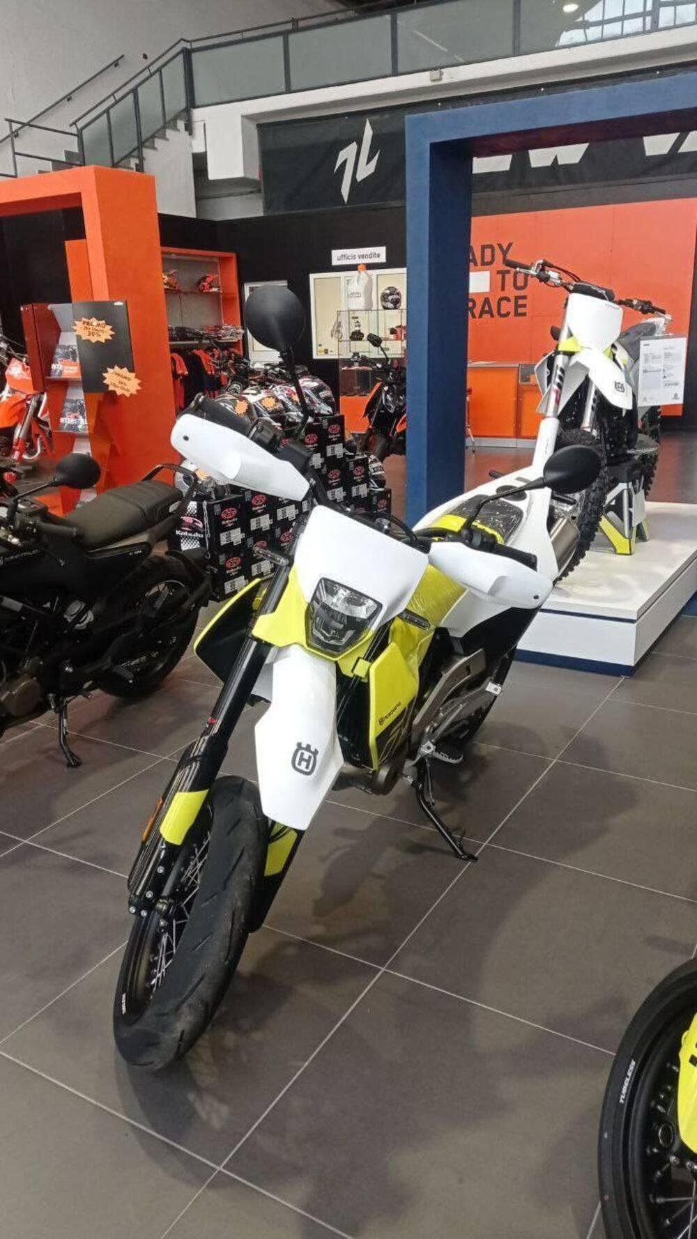 Husqvarna 701 Supermoto (2026)