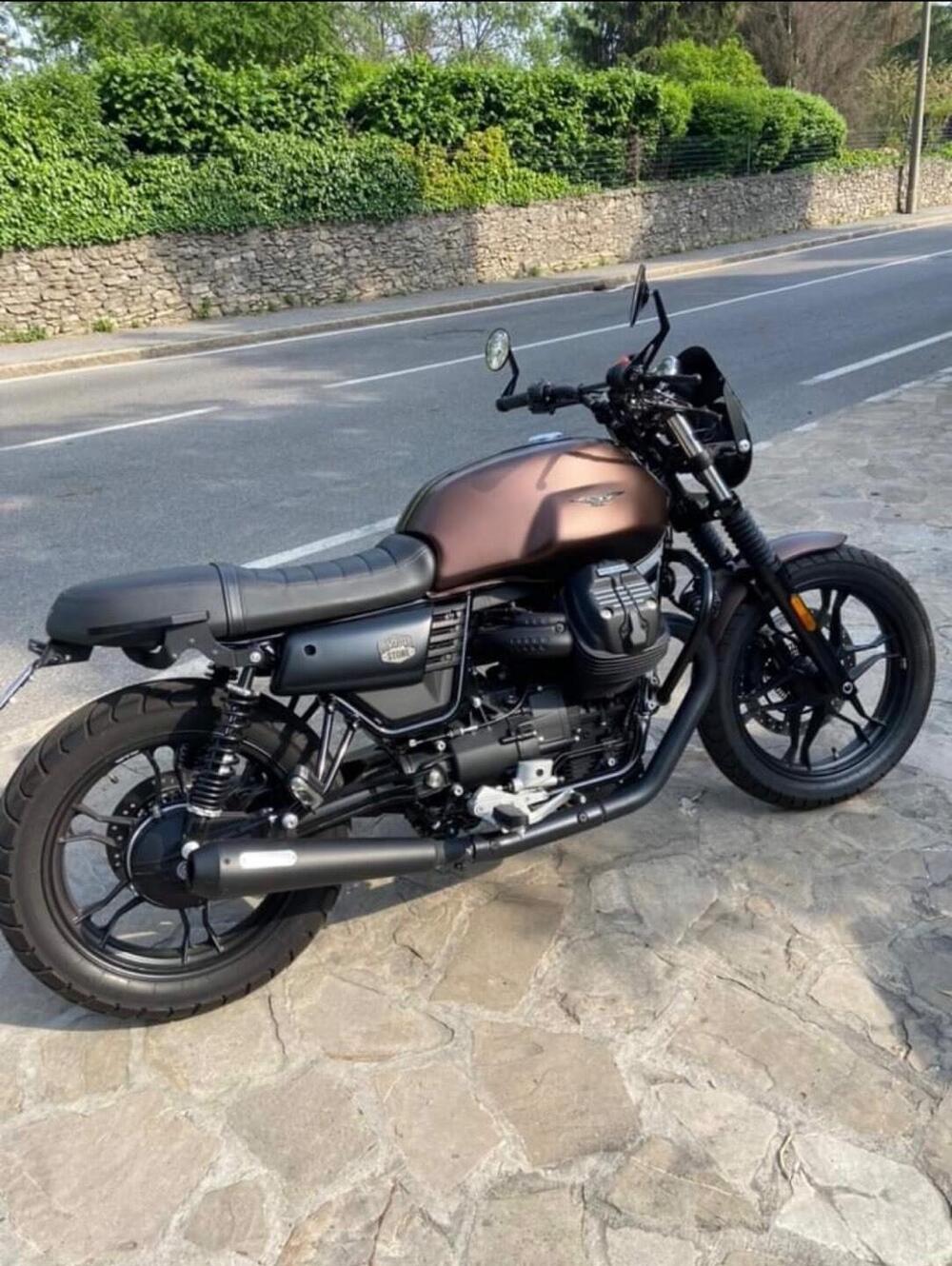 Moto Guzzi V7 III Stone Night Pack (2019 - 20)