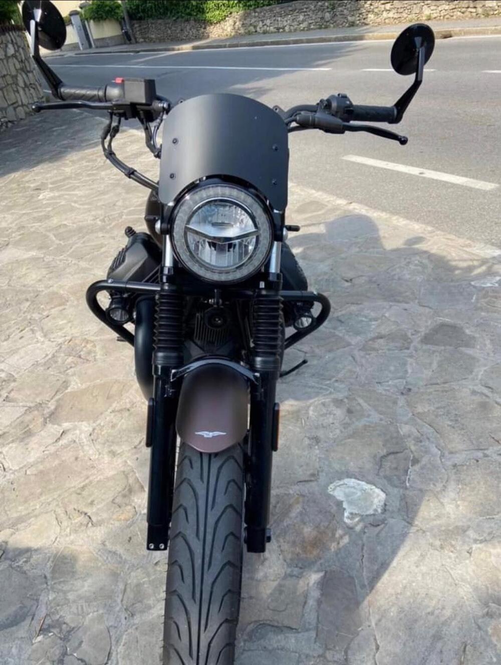 Moto Guzzi V7 III Stone Night Pack (2019 - 20) (2)