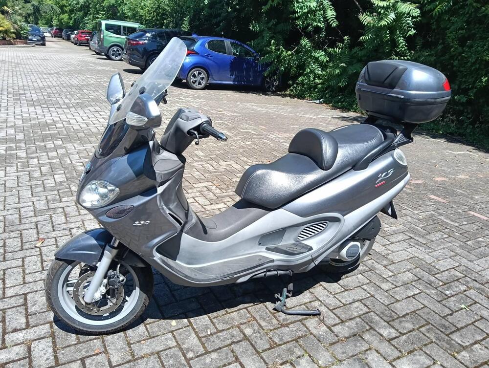 Piaggio X9 250 Evolution (3)
