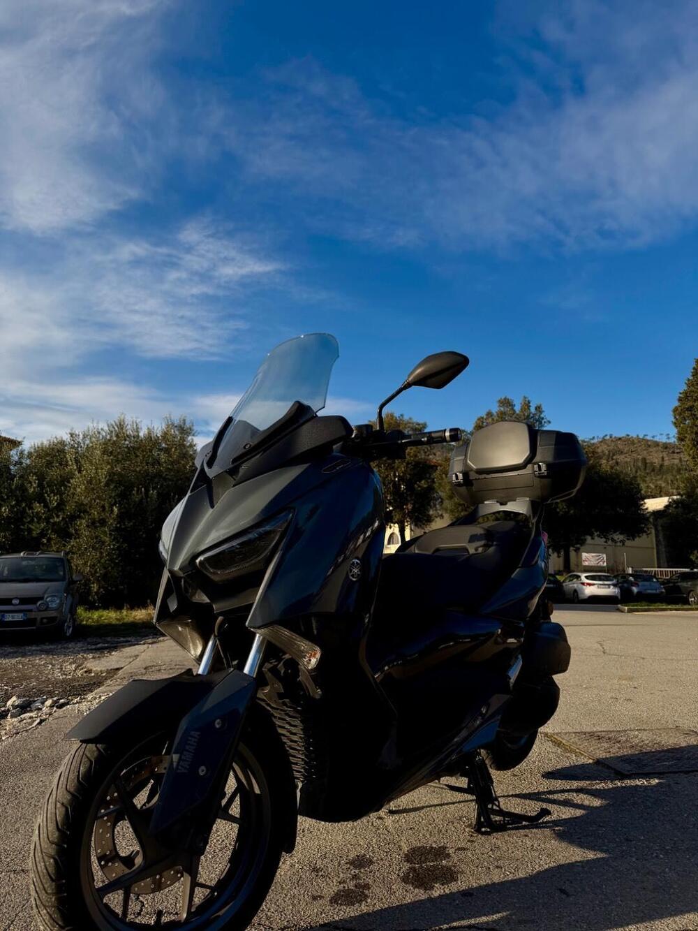 Yamaha X-Max 300 Tech Max (2021 - 24) (2)