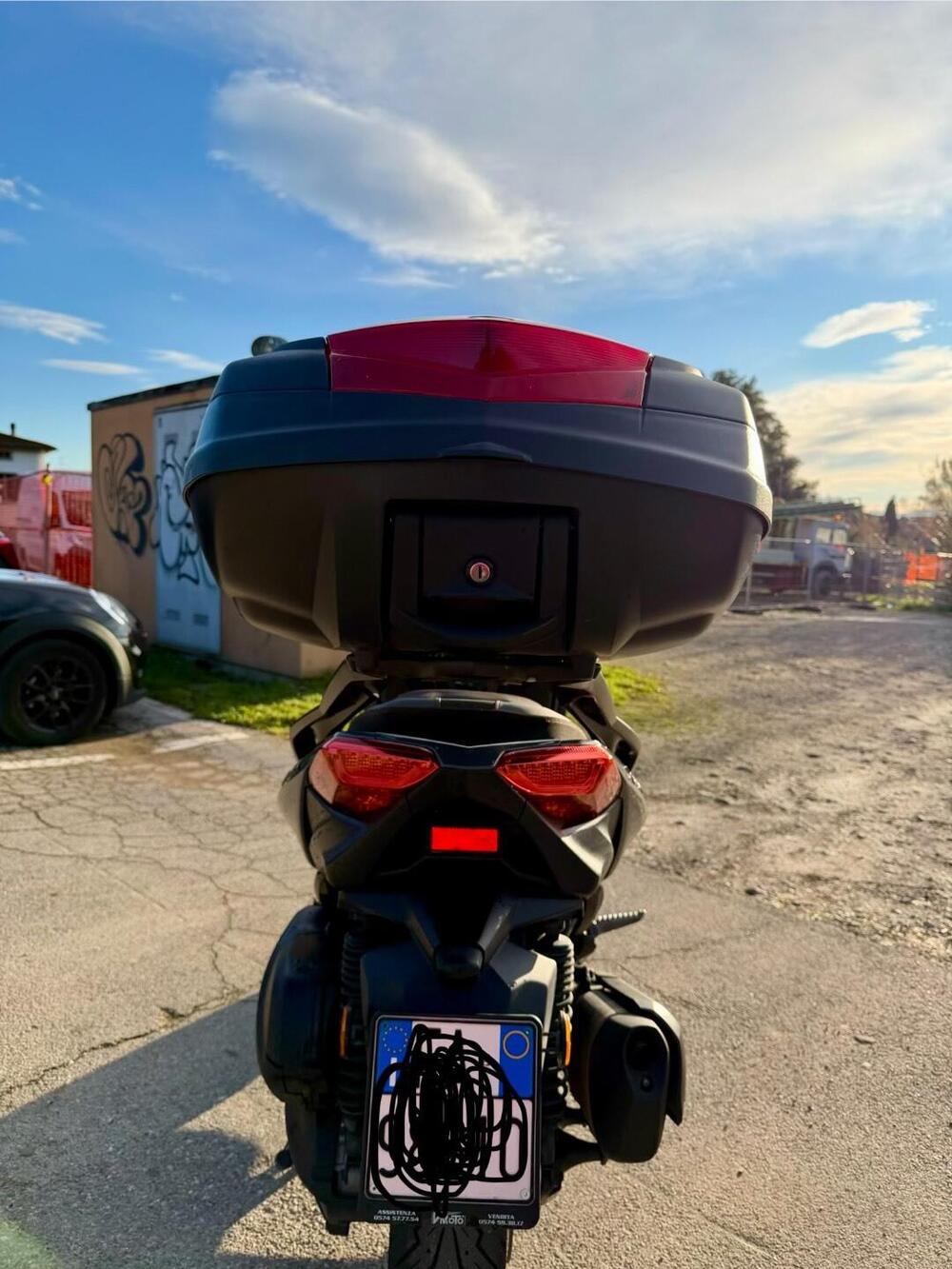 Yamaha X-Max 300 Tech Max (2021 - 24) (6)