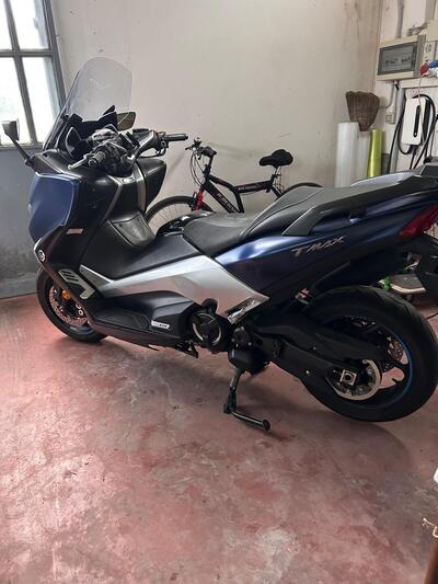 Yamaha T-Max 530 ABS (2015 - 17) usata