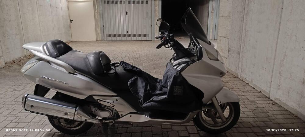 Honda Silver Wing 600 (2001 - 05) (3)