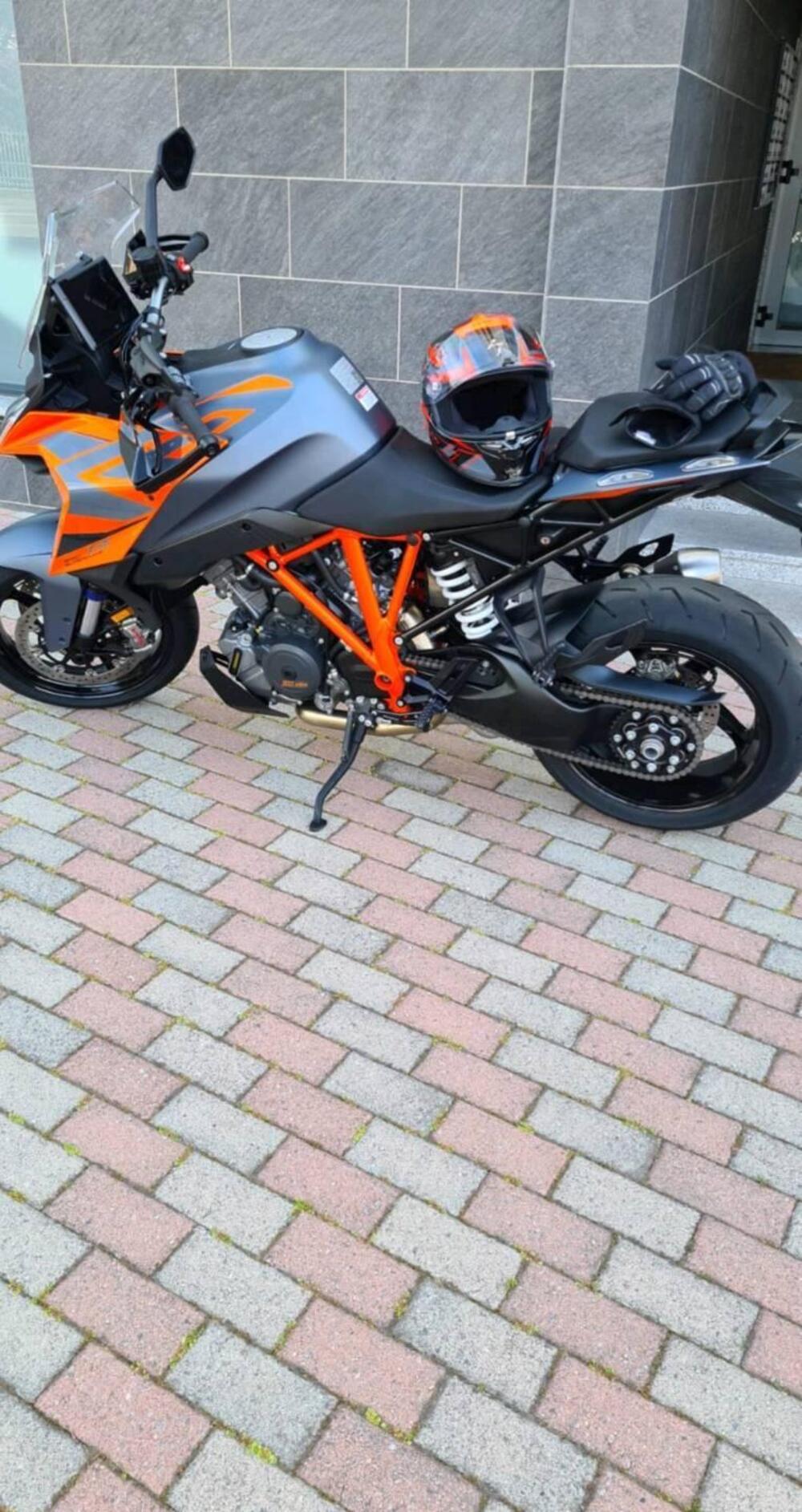 KTM 1290 Super Duke GT (2022 - 25) (2)