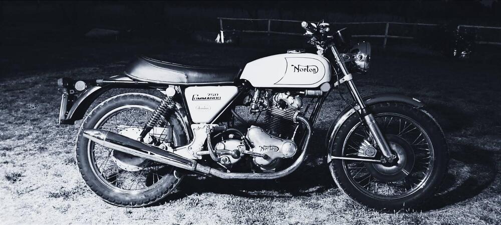 Norton Commando 750 Combact 