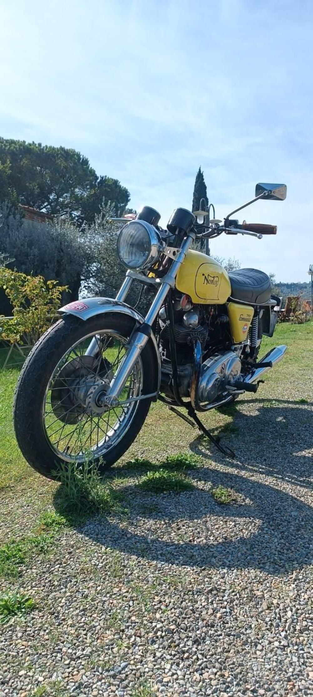 Norton Commando 750 Combact  (5)