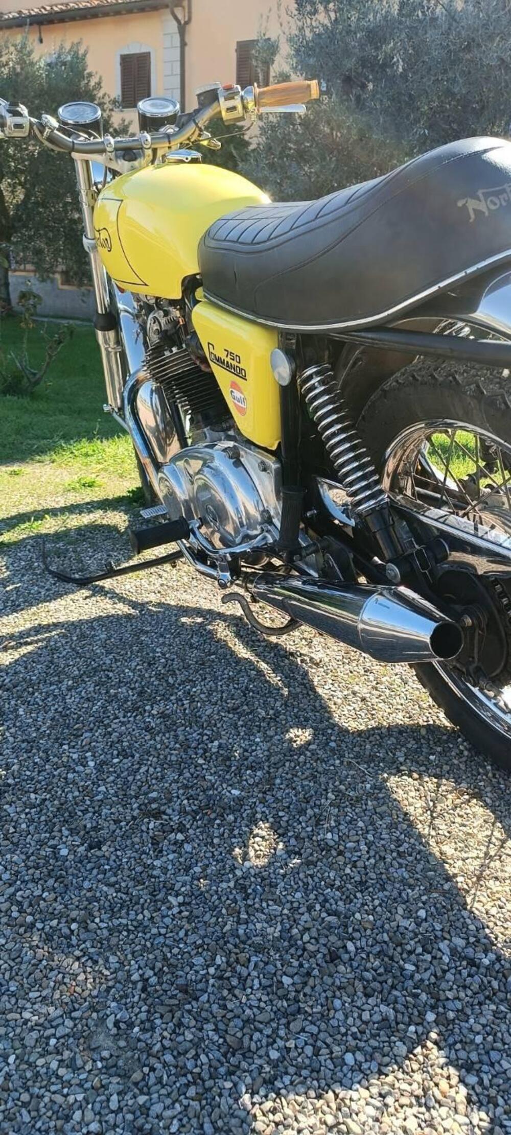 Norton Commando 750 Combact  (7)