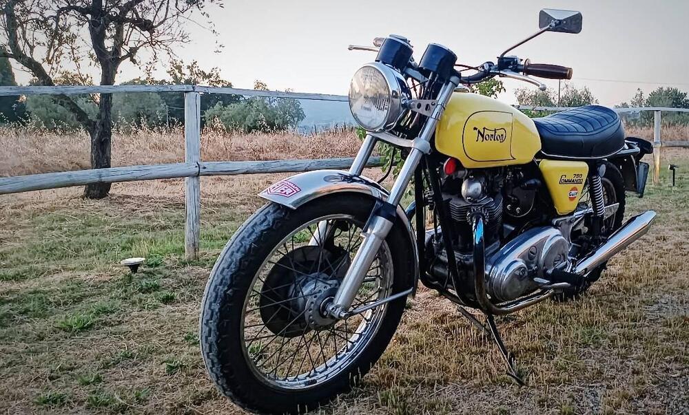 Norton Commando 750 Combact  (11)