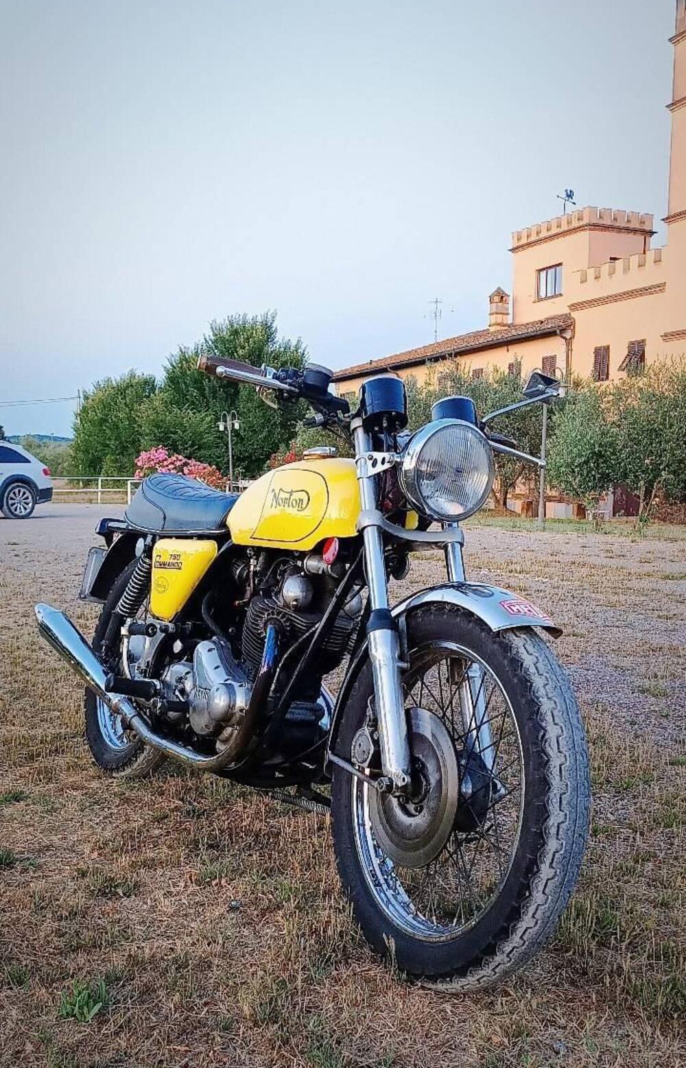 Norton Commando 750 Combact  (15)