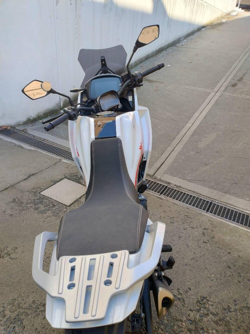 Moto Morini X-Cape 650 Gold Wheels Edition (2022 - 26) (4)