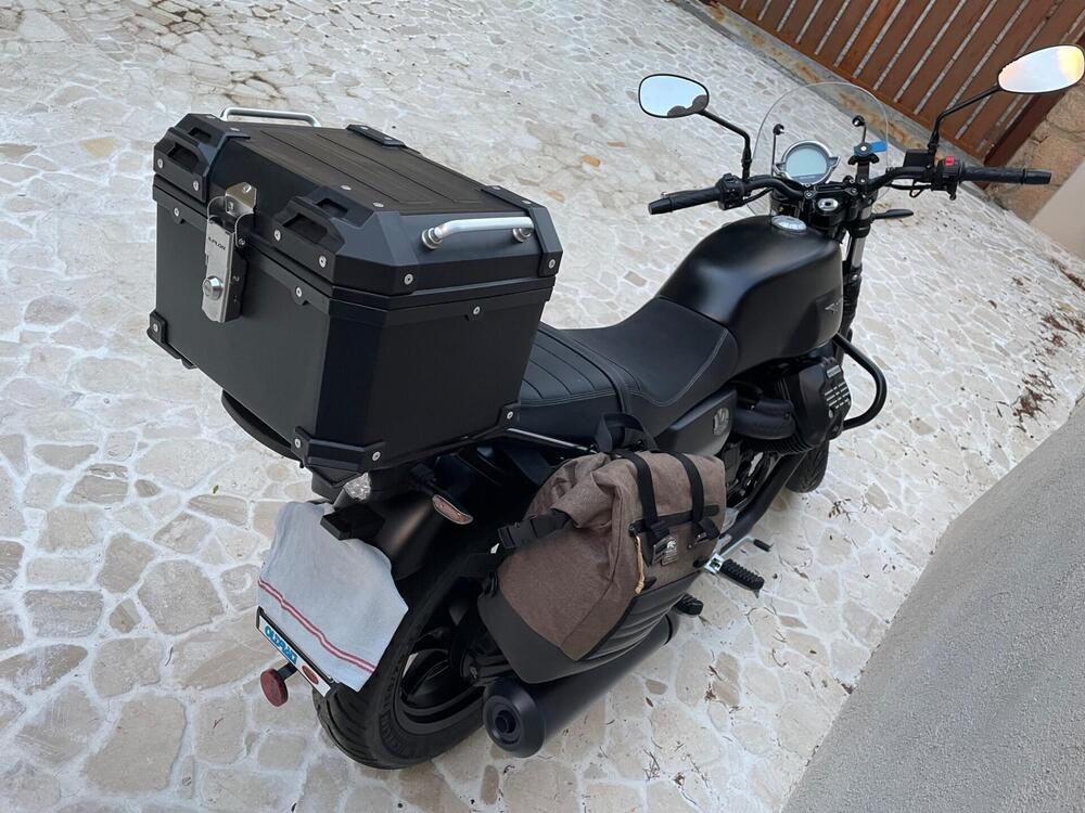 Moto Guzzi V7 Stone (2021 - 24) (8)