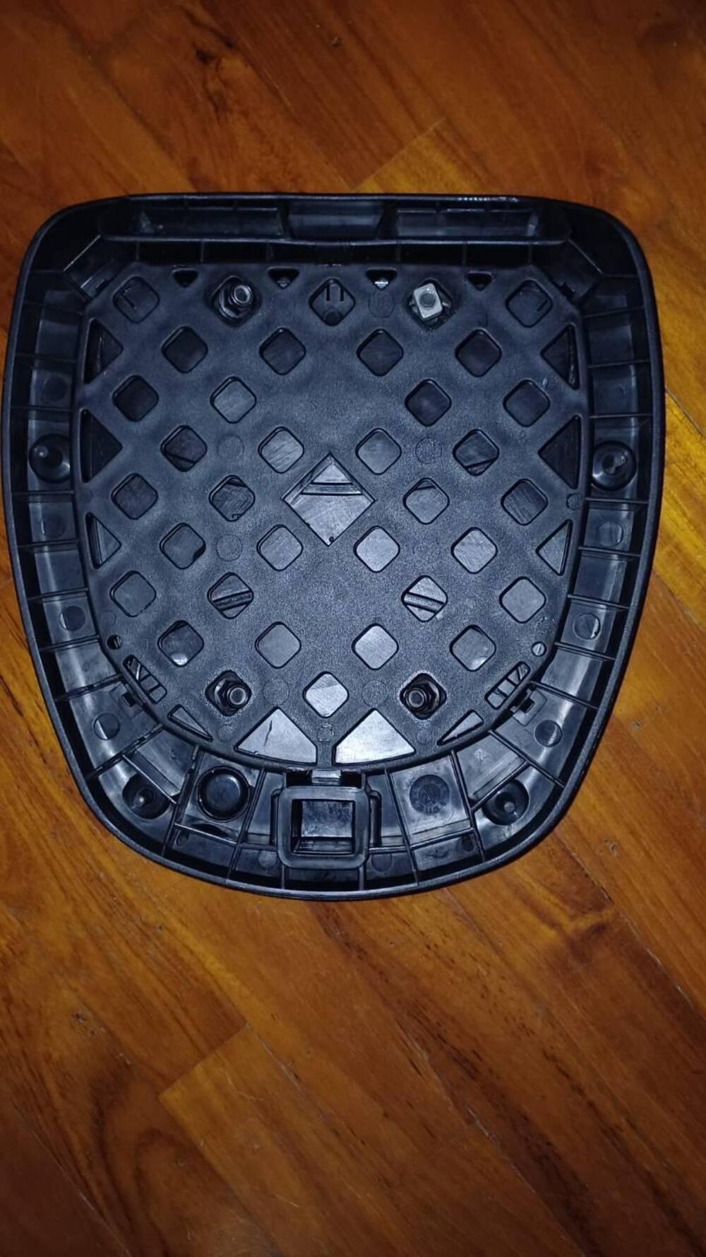 Vendo Bauletto centrale per moto Kappa K45 (7)