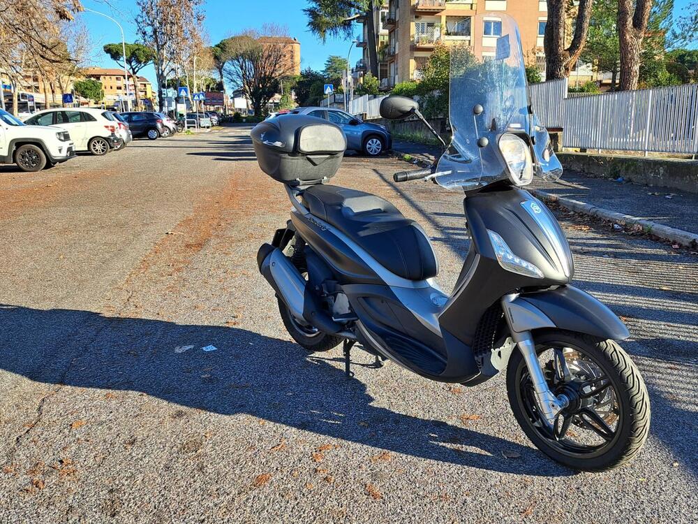 Piaggio Beverly 350 SportTouring ie ABS (2011 - 17) (2)