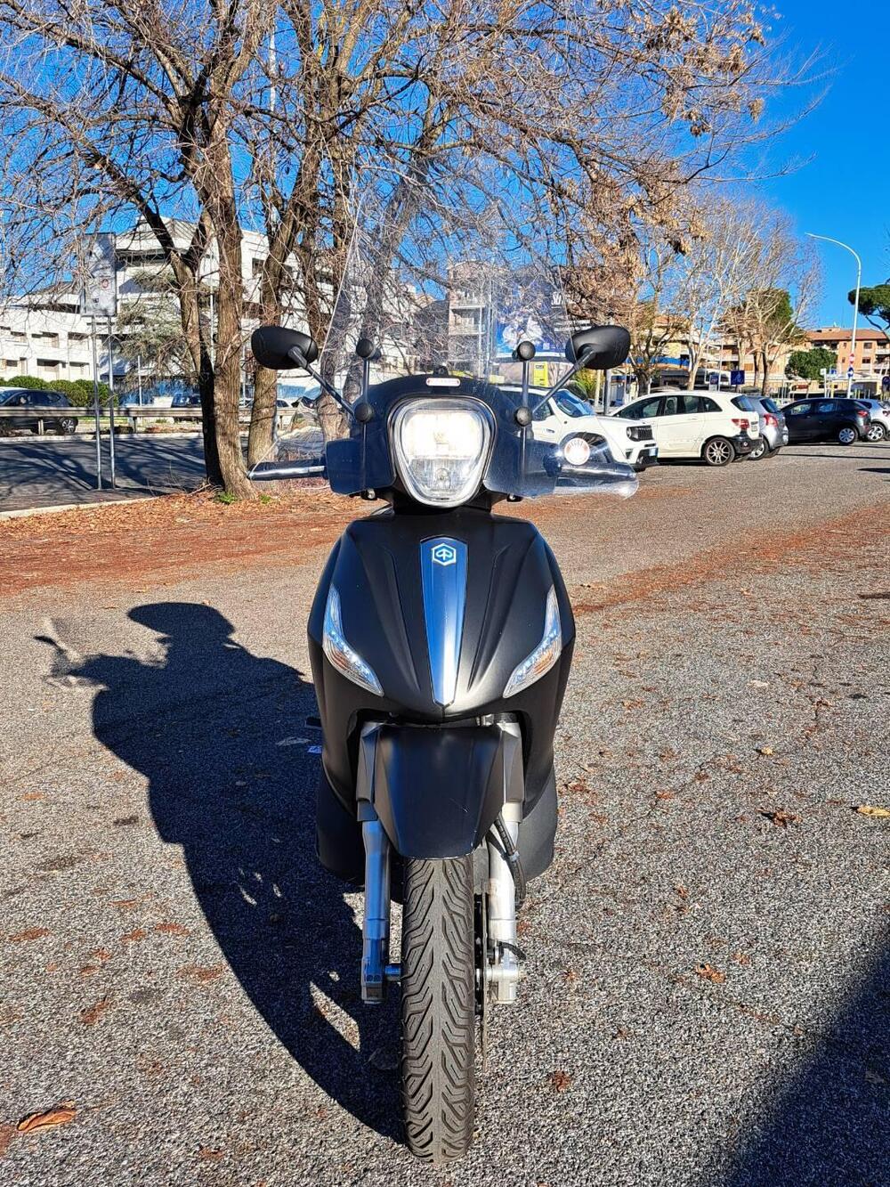 Piaggio Beverly 350 SportTouring ie ABS (2011 - 17) (6)