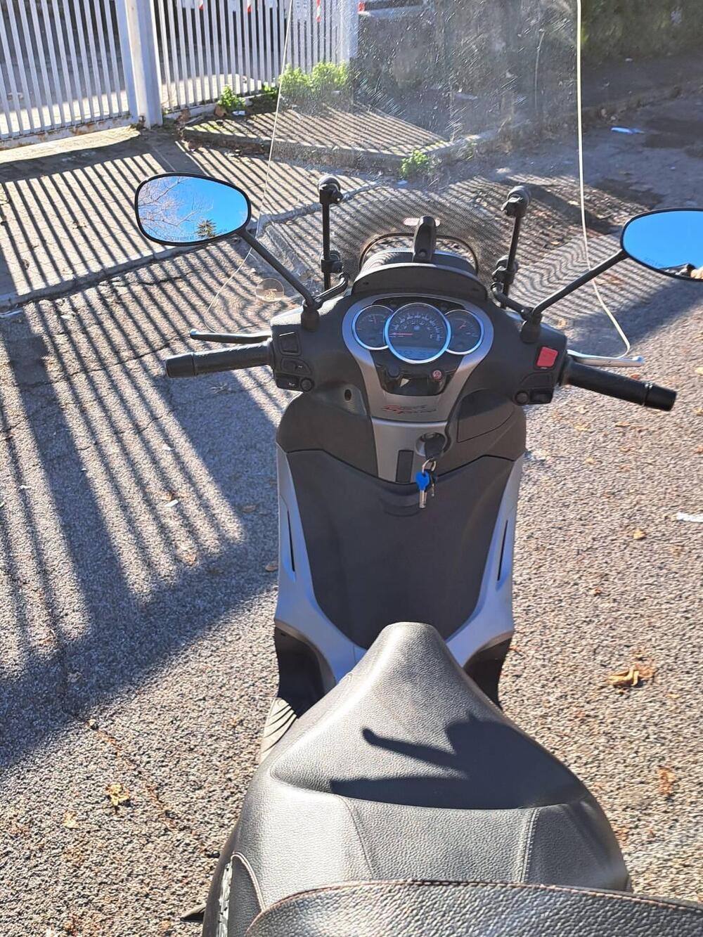 Piaggio Beverly 350 SportTouring ie ABS (2011 - 17) (7)