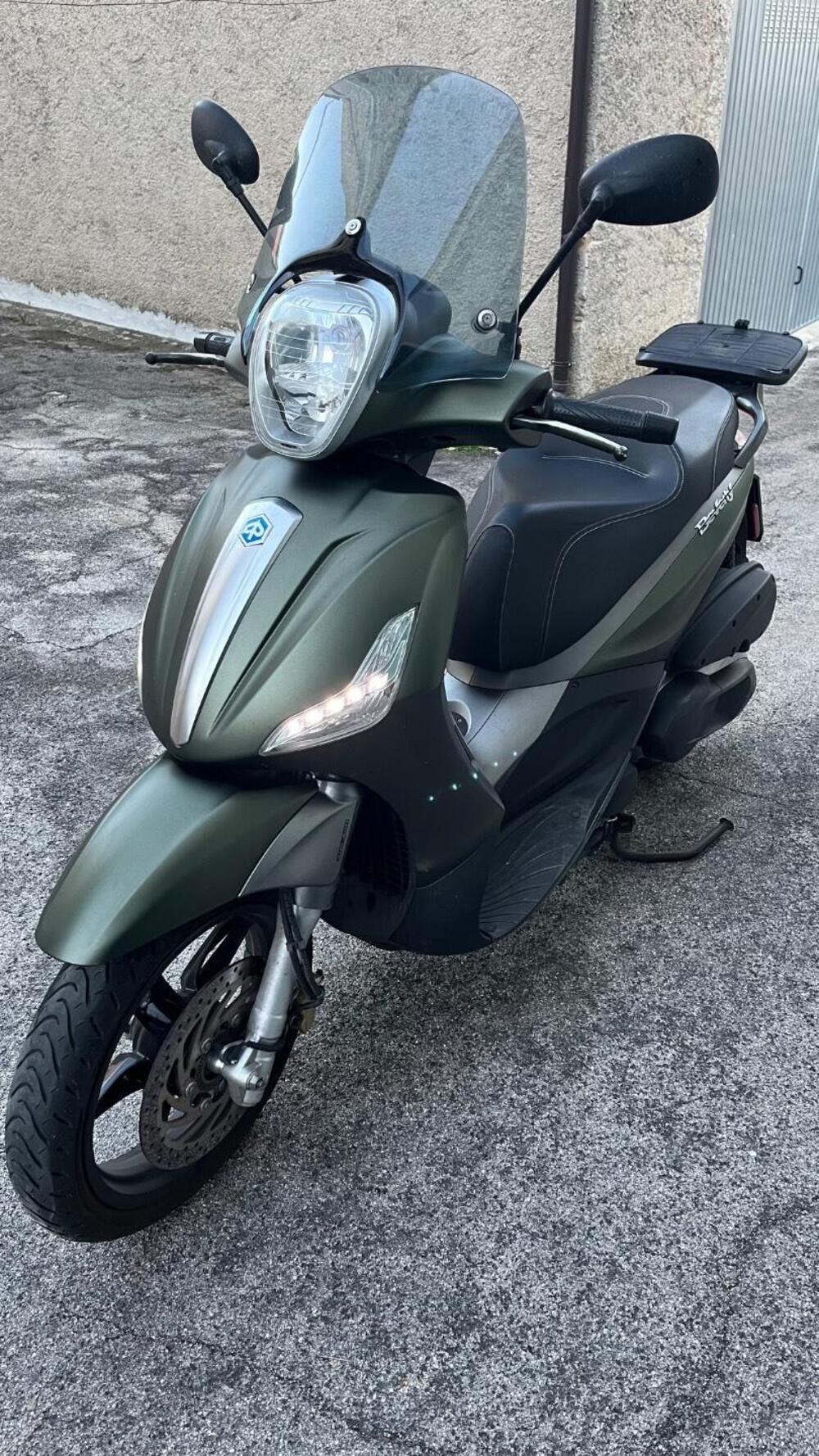 Piaggio Beverly 350 SportTouring ie ABS (2011 - 17)