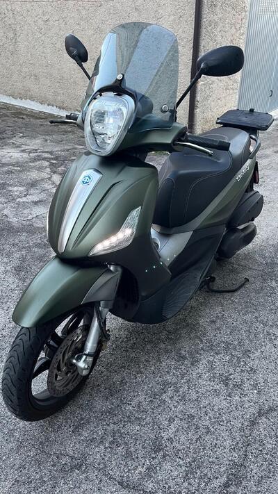Piaggio Beverly 350 SportTouring ie ABS (2011 - 17) usata