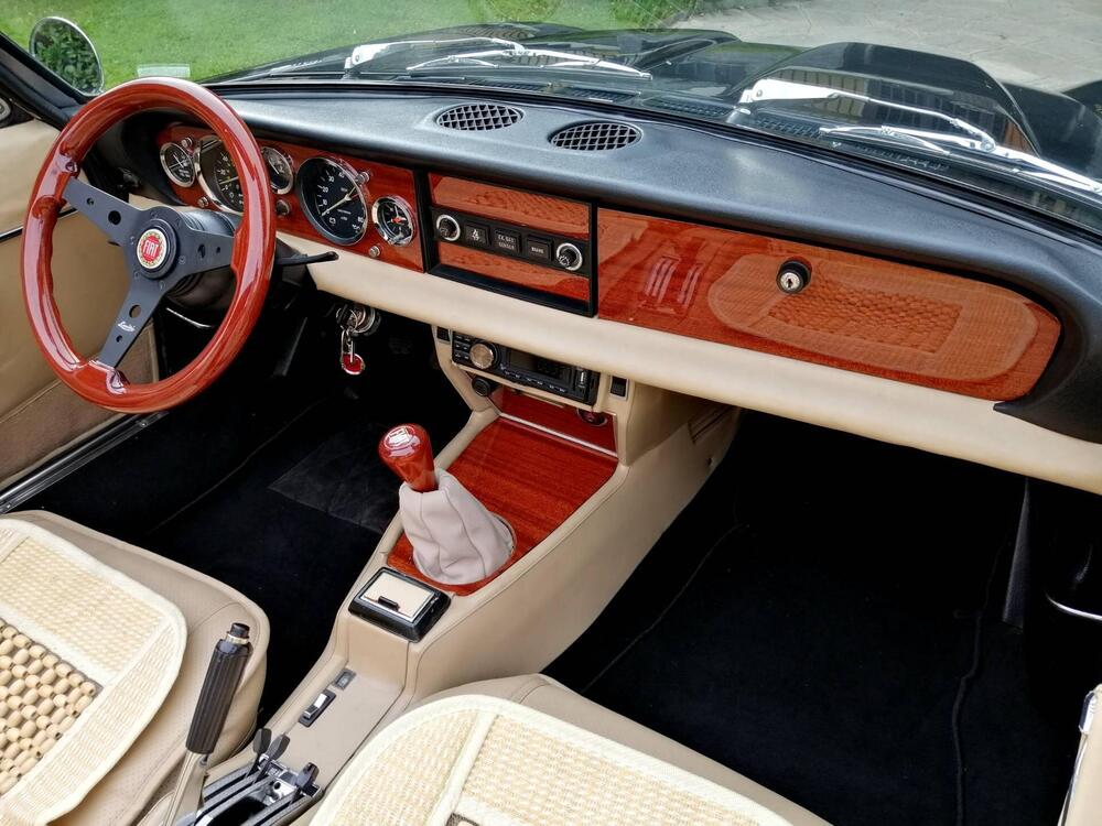 Fiat 124 Spider America d'epoca a Biella (8)