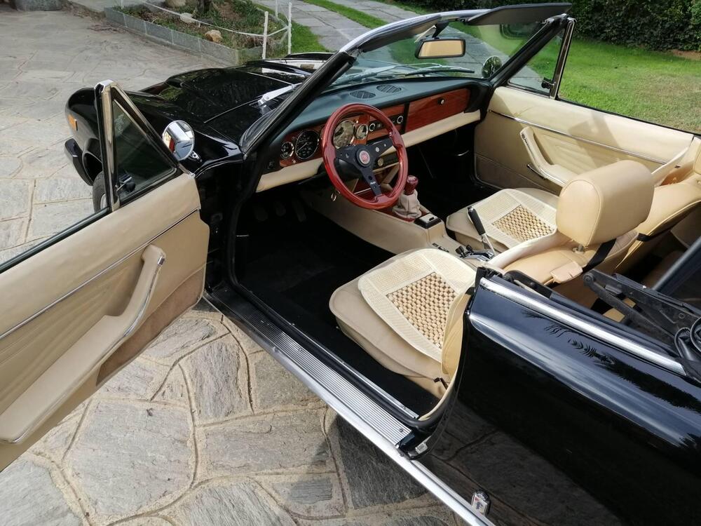 Fiat 124 Spider America d'epoca a Biella (9)