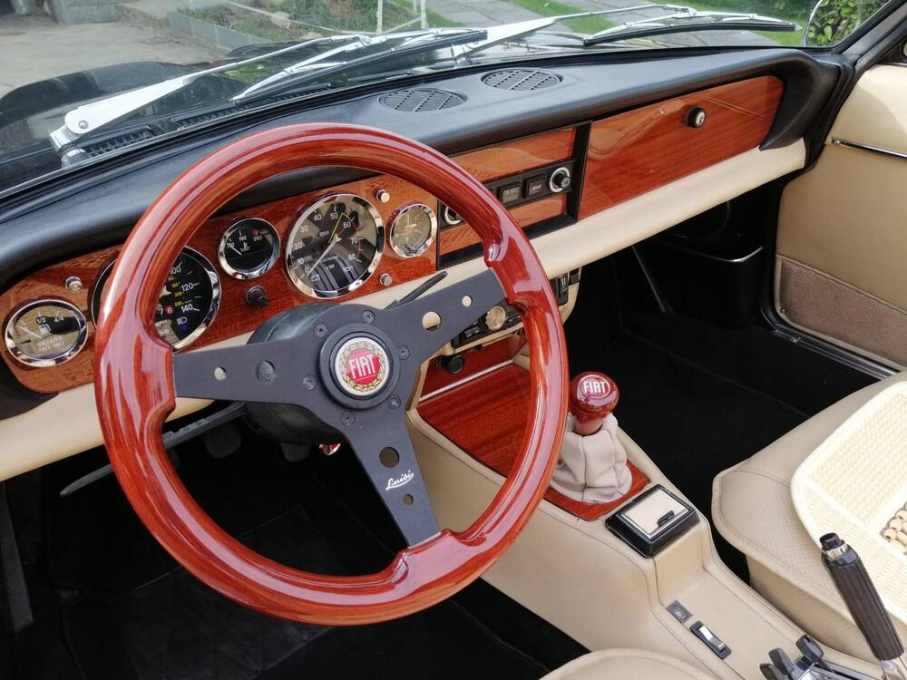 Fiat 124 Spider America d'epoca a Biella (10)