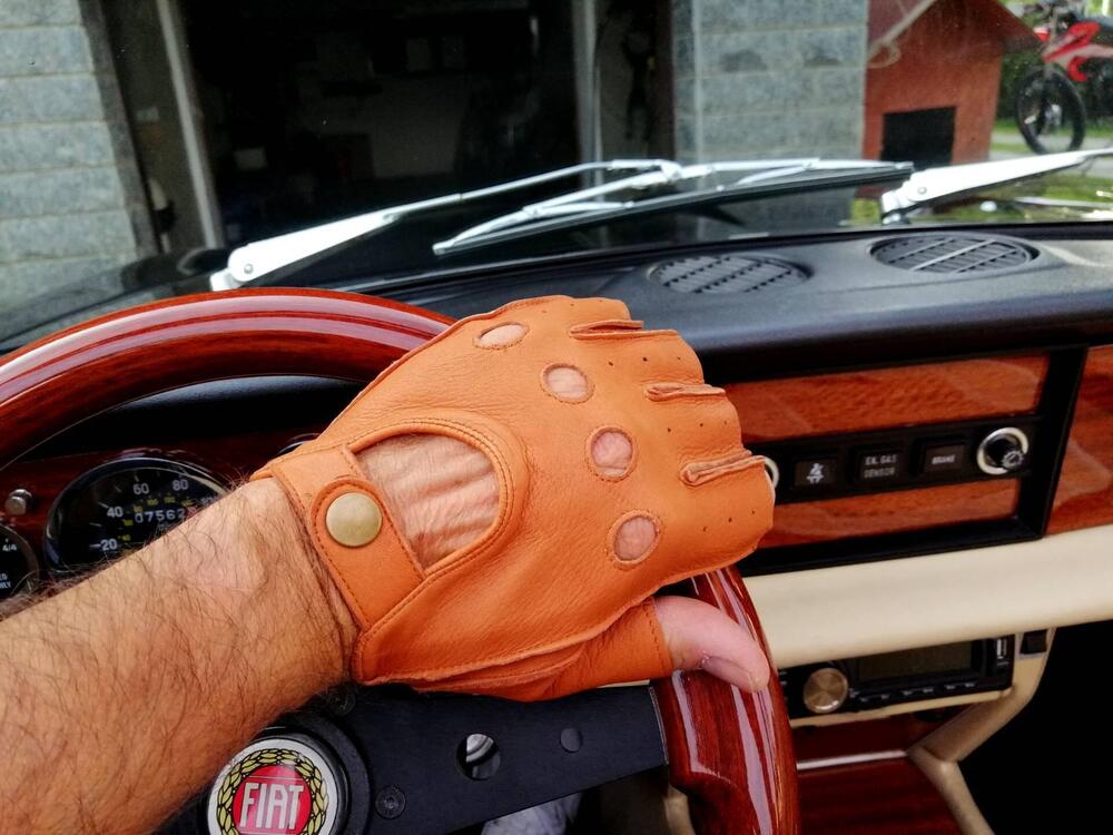 Fiat 124 Spider America d'epoca a Biella (12)