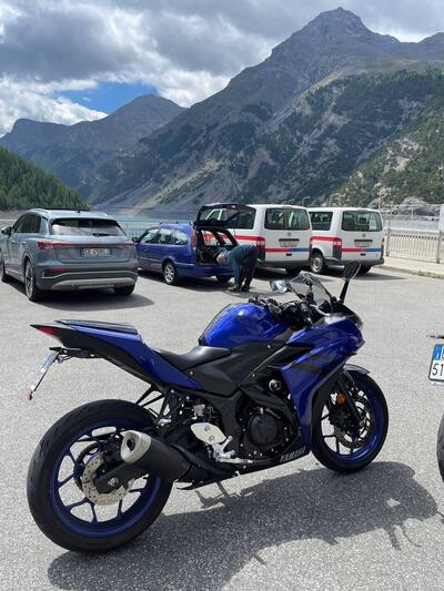 Yamaha YZF R3 (2018) usata