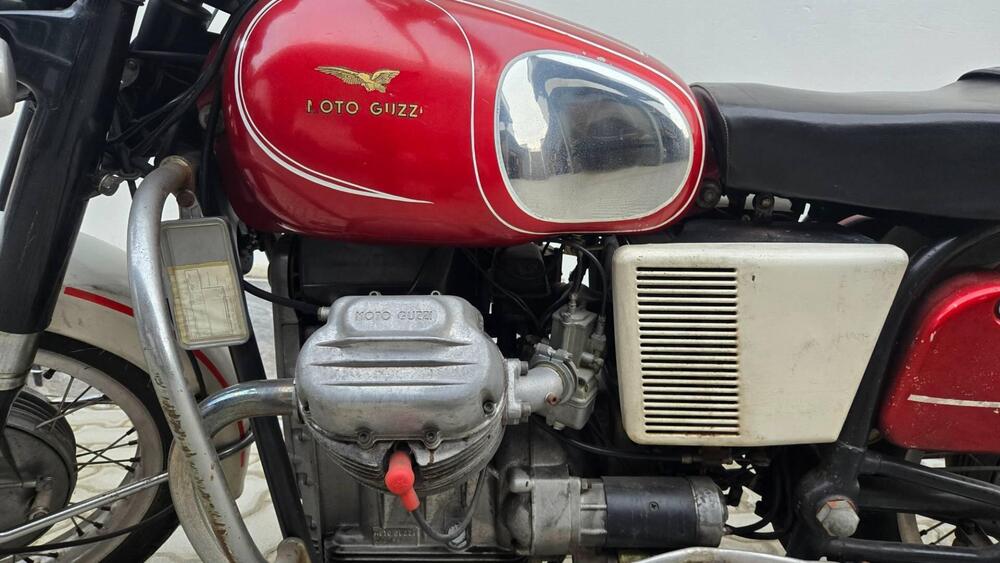 Moto Guzzi V7 SPECIAL (8)
