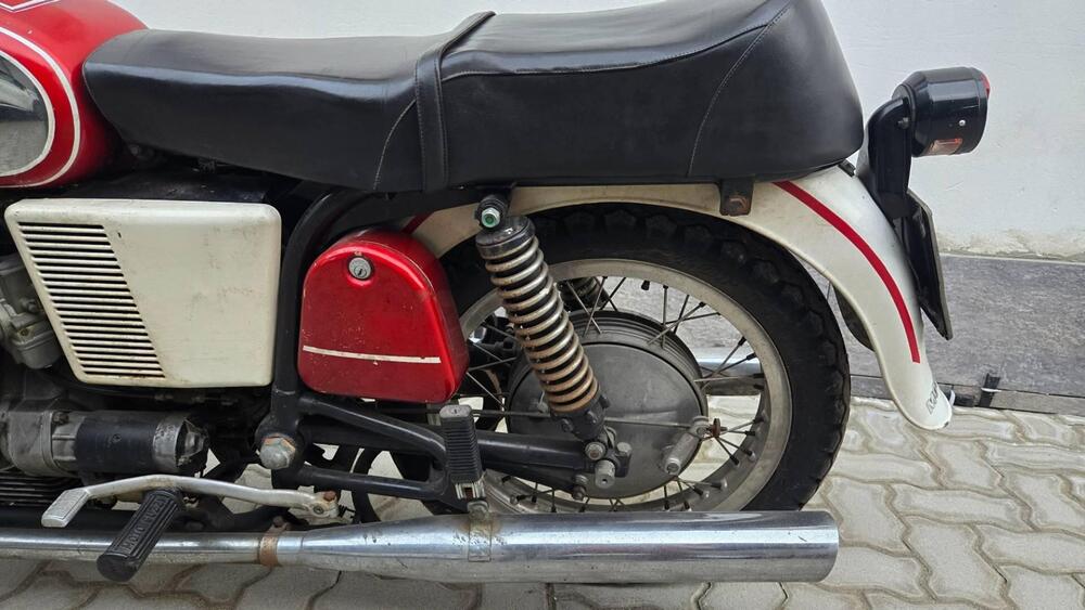 Moto Guzzi V7 SPECIAL (9)